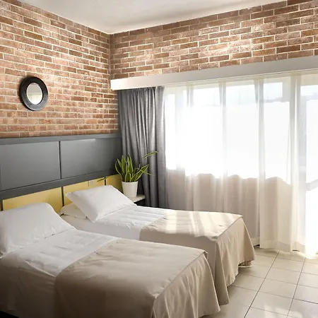 Marina Hotel 3*