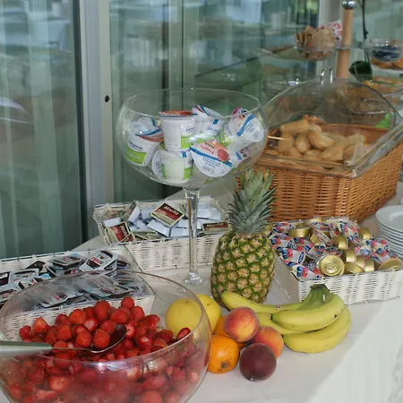Marina Hotel 3*